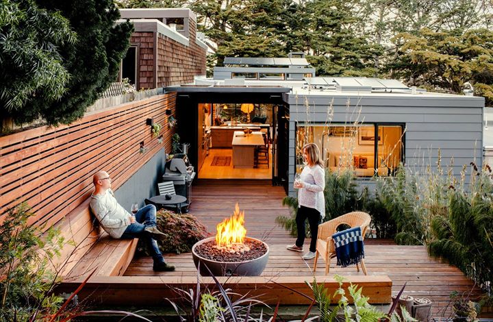 UnitedCandR's tweet photo. Can we please have this deck?  😍  #Ideas #Renovation #HomeIdeas https://t.co/LSzWrh0cHC