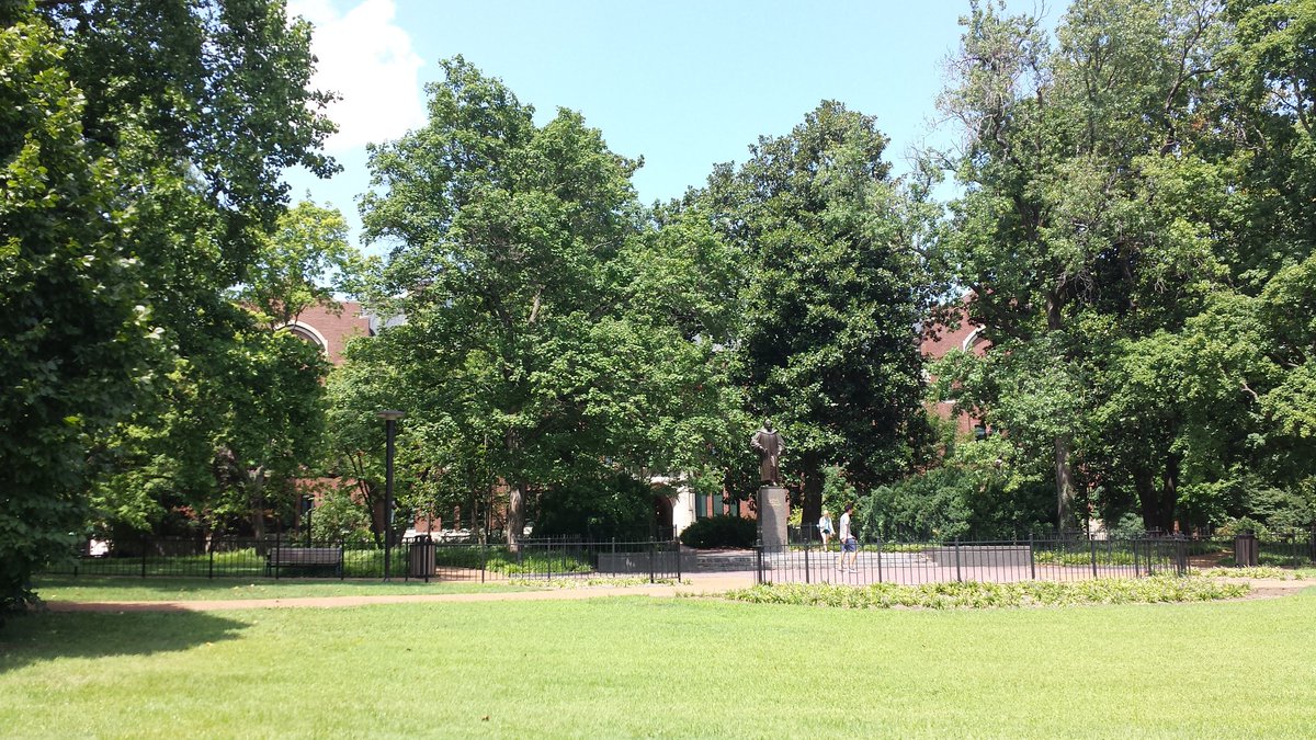 ERAUskp's tweet photo. Love the landscaping and sculptures on campus here #trees #art #PreVU2016 https://t.co/pbJFALUJ8b