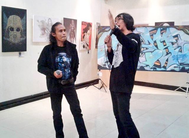 ardanradio's tweet image. Liattt super rame!

Bahkan ada Lightsaber battle gitu yang dijuriin langsung sama @YayanRuhian 😛

#BdgBgt