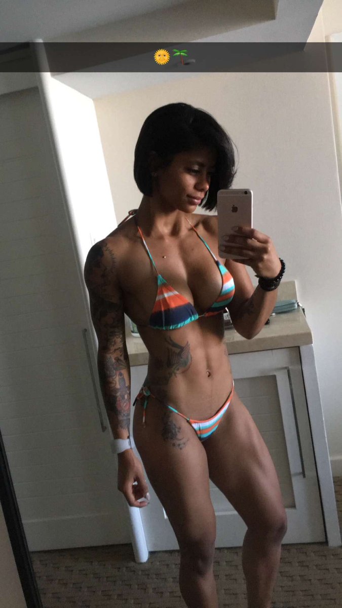 mankofit's tweet photo. When you live this lifestyle, not only will you be healthy, but you'll keep your shape all year around. https://t.co/7lMDKvNmhW