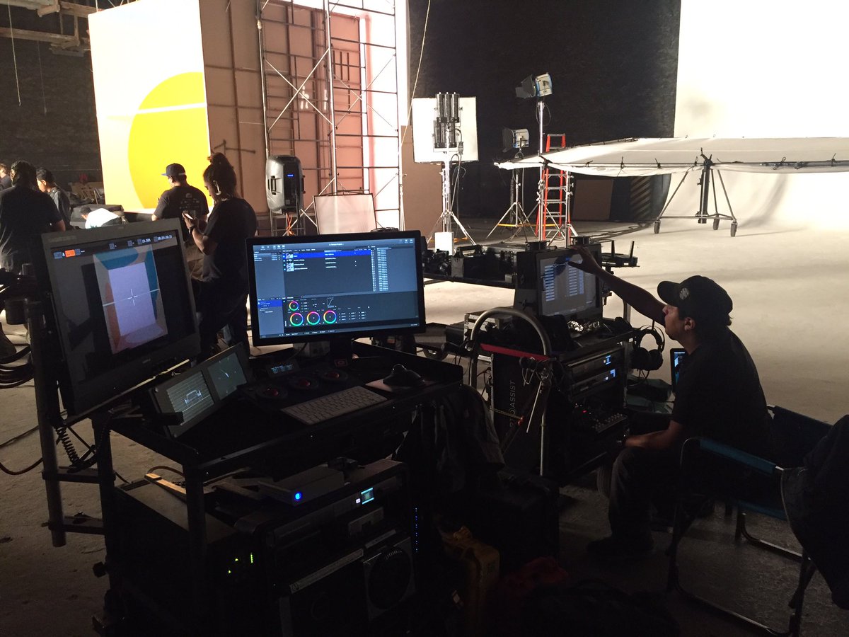 DiegobiSB's tweet image. Monday shooting livegrading with my pals @Smart_Assist @pomfort @Teradek @inovativcarts #onset #ditstation #ditlife