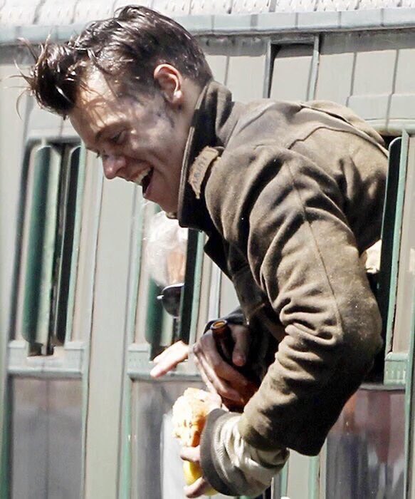 cherriesforhes's tweet photo. olha esse sorriso ta acabando cmg cada tiro q to levando aqui AMÉM HARRY STYLES https://t.co/TyKs5zrQZq