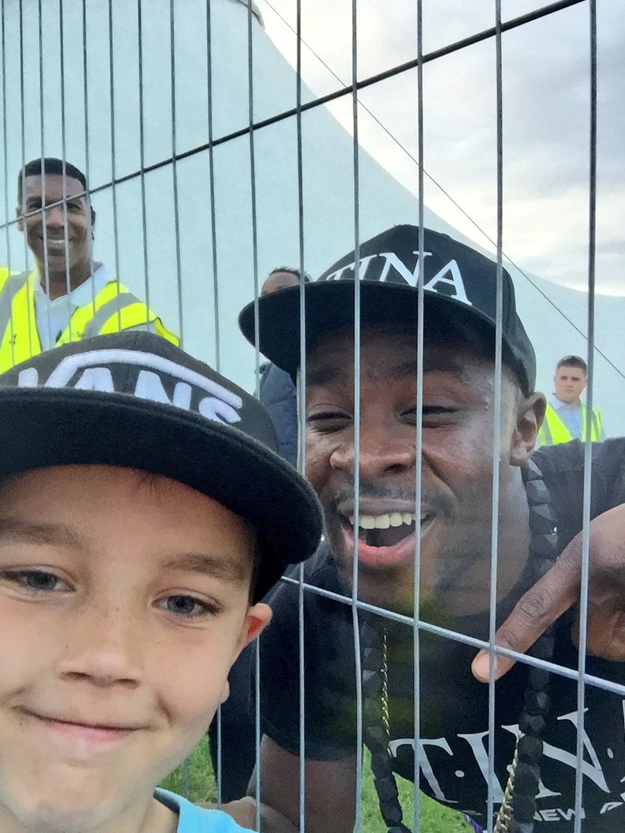 ChantelleWalsh5's tweet photo. @RovinFest @FuseODG #RovinFest2016 #Festival #FuseOdg was so friendly greeted the kids &amp; made time 4 pics! 😍 https://t.co/8nCItXZX2f
