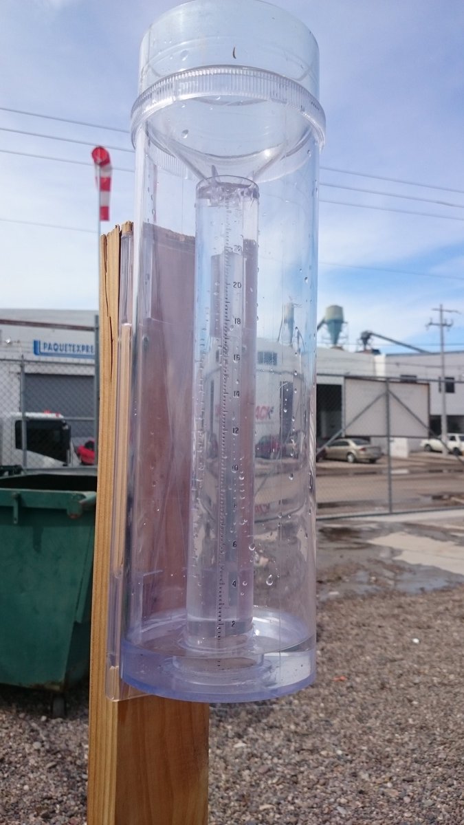 Pluviometro analógico de <a href="/GlobalMet/">GlobalMet</a> captó 40mm en la tormenta de la madrugada.  Muy buen acumulado