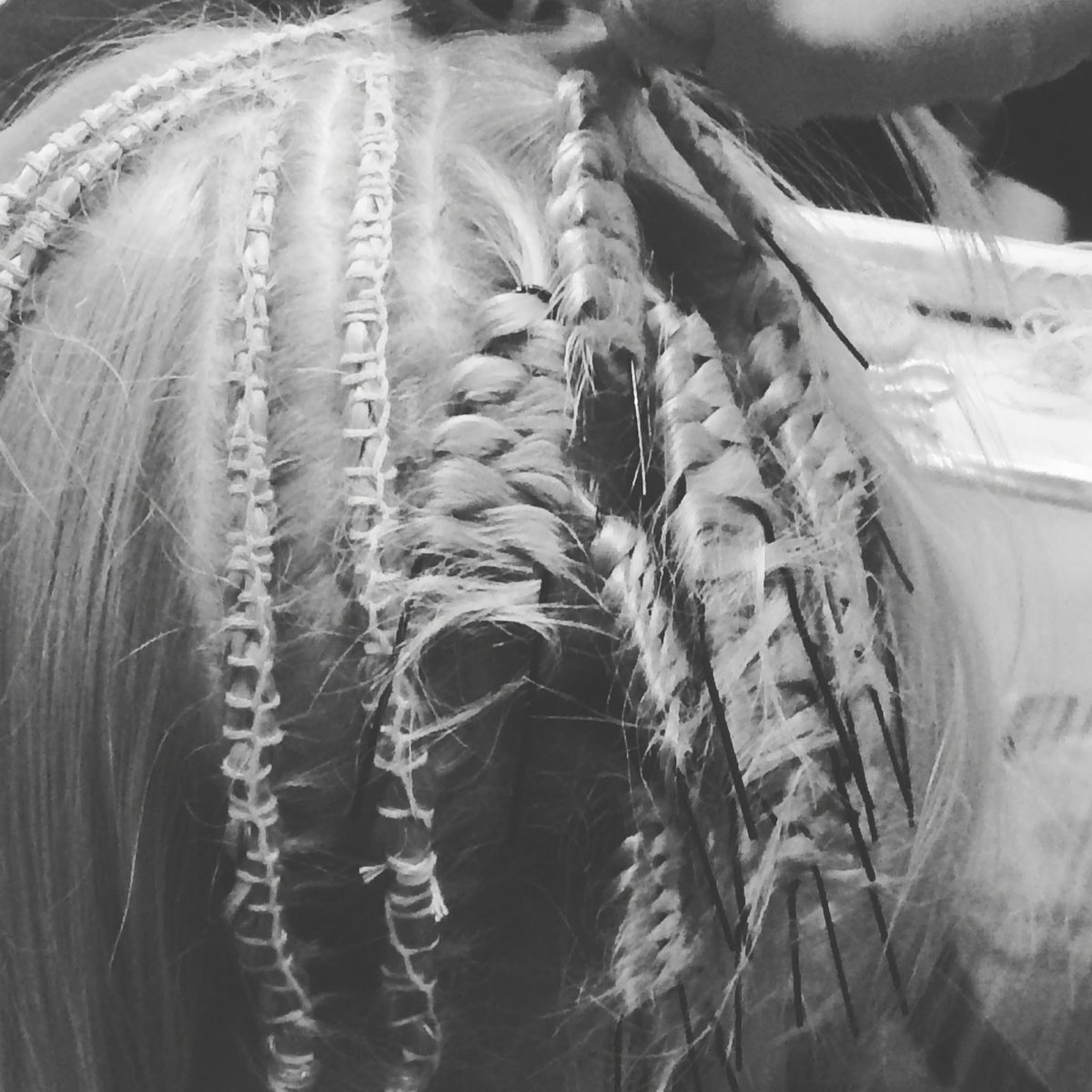 StraightPinLa's tweet photo. Prep for @hairbrained_official Teach In this morning. The foundation of a style is key. https://t.co/sAg05c2FPT