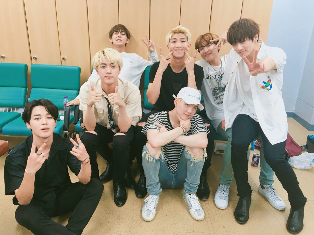 btsdiary's tweet image. [Twitter/Trans] BTS Bighit [160725] btsdiary.com/2016/07/26/twi…
