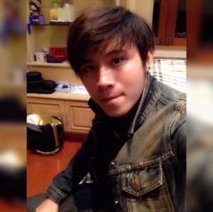 CHOMPHOOz's tweet photo. Invite you to join MickeyAlone's streaming on #BIGOLIVE > คลื่นเหงา เพลง 24 ชม.. Join now! https://t.co/ZFs94Uy9zp https://t.co/YGlTXFjMWo