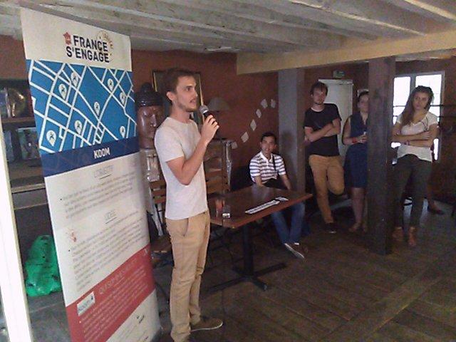 yeswekoom's tweet photo. WeExplore pitche à L'apéro Koom ;-) #TourismeDurable https://t.co/7SdJCTvwx1