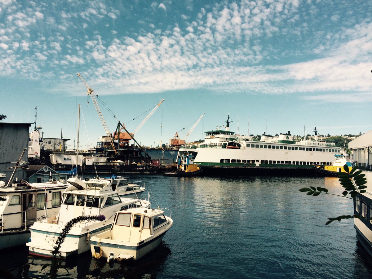 wsferries's tweet photo. 1 final Sealthy as she arrives at #LakeUnionDrydock for 9 wks of maint. work. Thanks 4 following along. #FerryEvent https://t.co/t9nJ5SzUPL