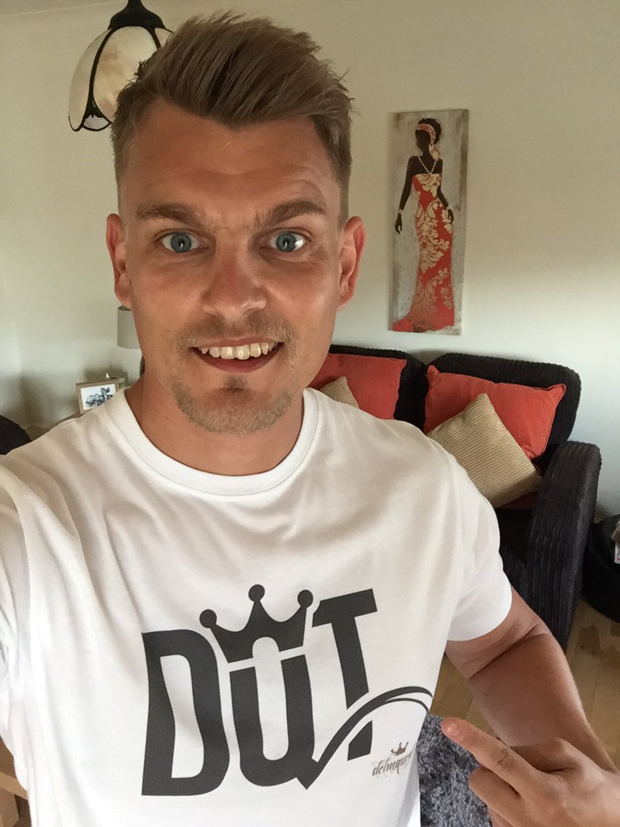 ThatDesignerJim's tweet photo. New @delinqapparel T - came through today! Well chuffed.. ✊ quality fit &amp; feel! #delinquent #freshT https://t.co/U3lrdx8tpG