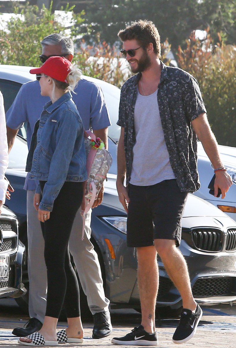 mileygossipp tweet picture