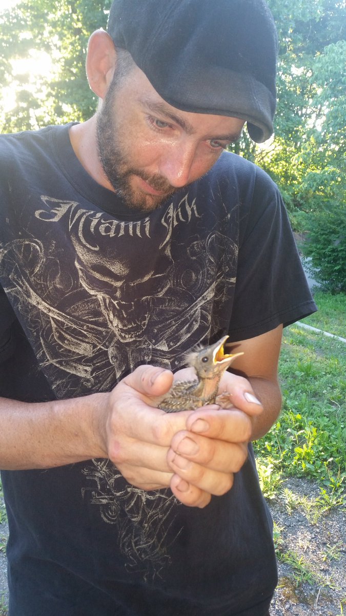 JessMcK423's tweet photo. #ManCrushMonday @Fix_TowOp #USMC #CDL #TowOp AWESOME dad, savior of wee animals, lover of #woobie #MyHero https://t.co/WCakDBbnGI