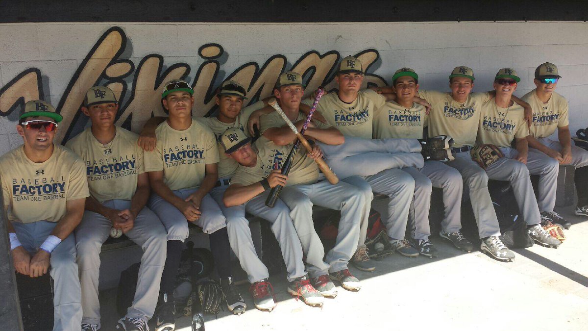 BaseballFactory's tweet photo. Here's the Gold Squad before game time at the Under Armour Southwest Championships! #UASW https://t.co/tdxvIqyUCM