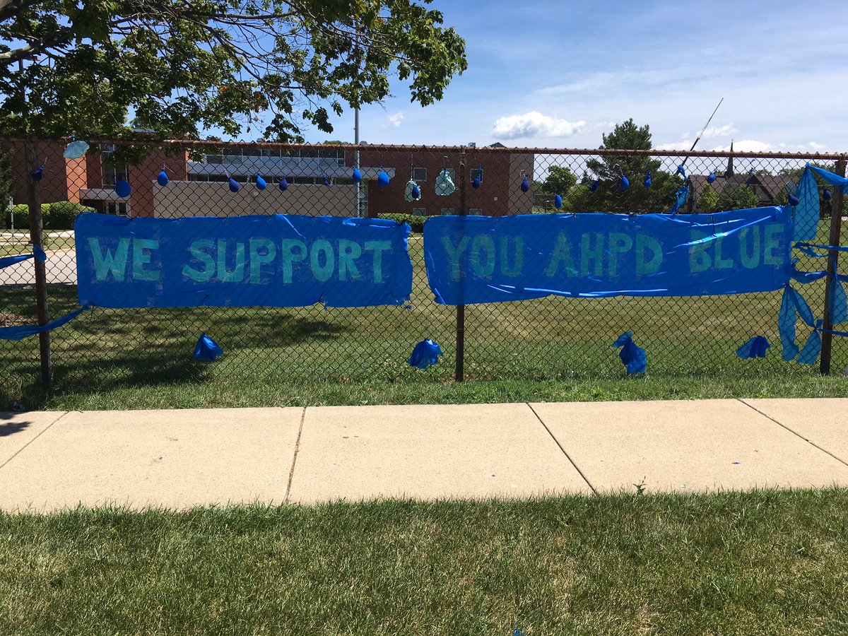 ArlHtsPOLICE's tweet photo. Thank you @AHSD25Thomas! We appreciate your message #arlingtonheightspolice https://t.co/PLM6dirC6o