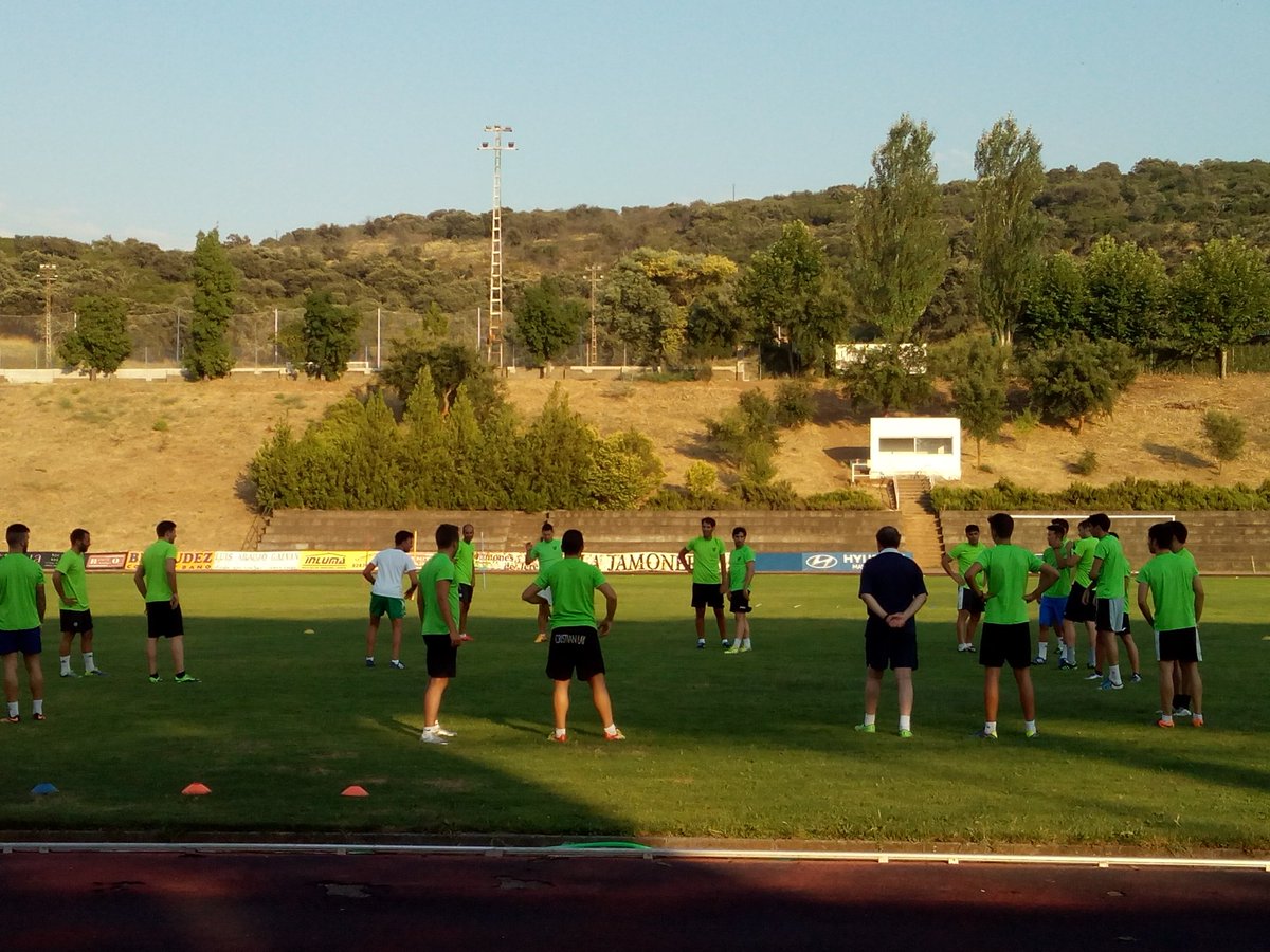 Comienza el entrenamiento  VAMOS JEREZ !!!!! #TODOALVERDE