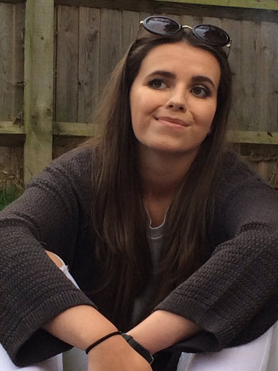 bethgreen18's tweet photo. when u see a boom ting walkin down the street https://t.co/eaB1WKGW57