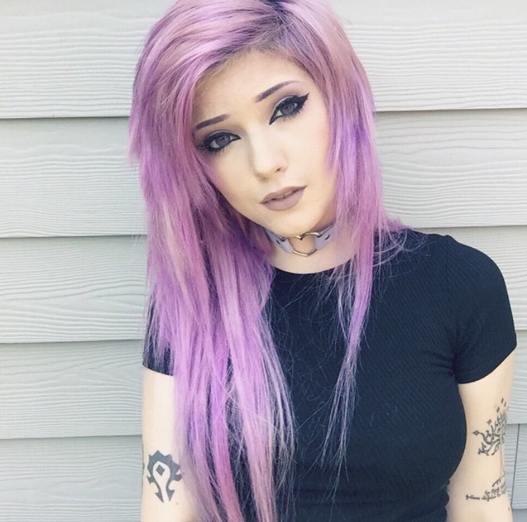 LedaMuirsBoobs's tweet photo. It's like this right? 💜 @LedaCMuir https://t.co/rvWu66fPMm