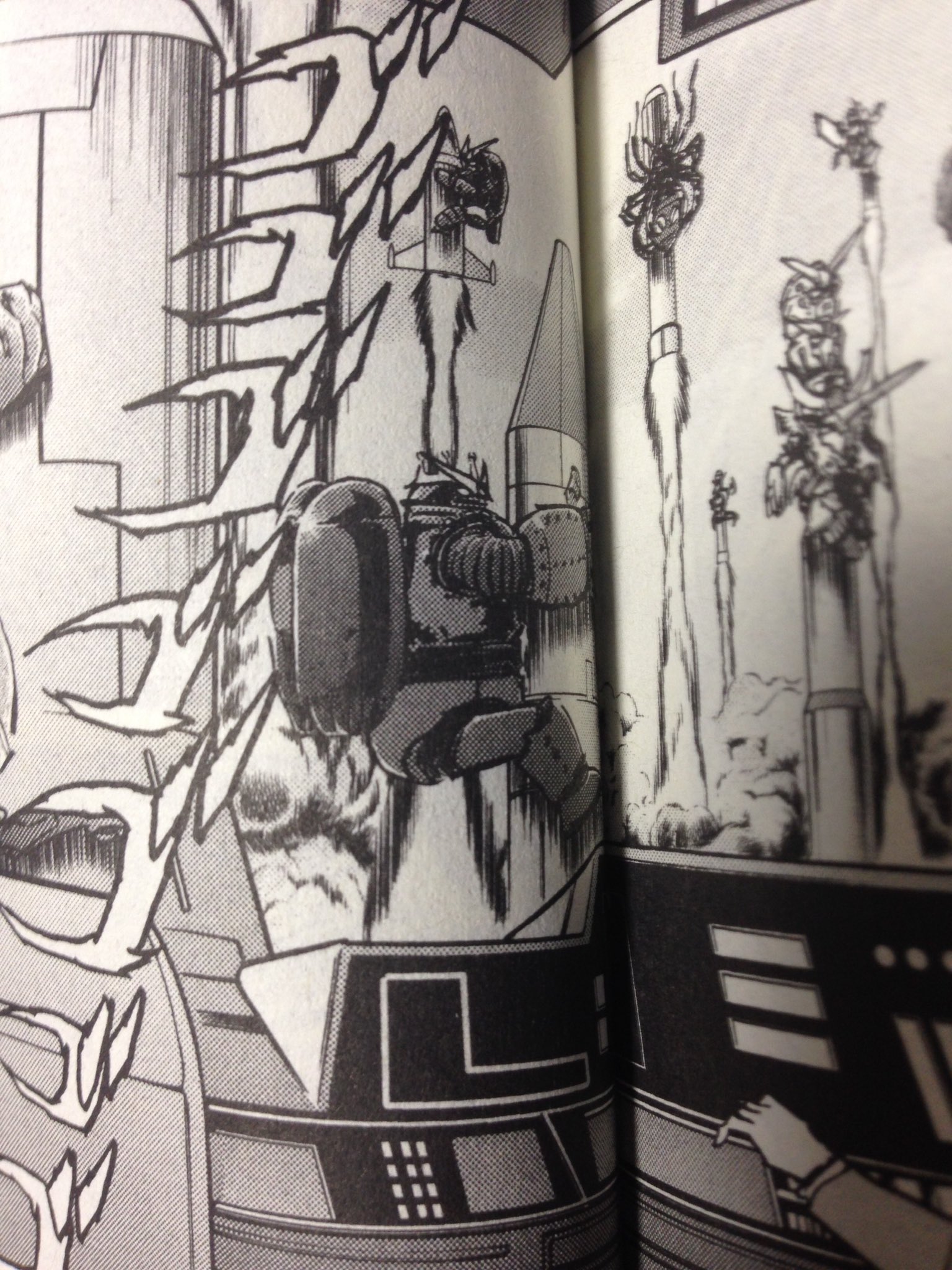 Ribar とうとう超級gガンも最後のデビルガンダム決戦のところで 各国のガンダムが集まってくるシーン アニメだとザンボットとか居たけど 流石に漫画では露骨にそういうのないな と思ったらブリキ大王がいた Ribar とうとう超級gガンも最後のデビルガンダム決戦のところで 各国のガンダムが集まってくるシーン アニメだとザンボットとか居たけど 流石に漫画では露骨にそういうのないな と思ったらブリキ大王がいた