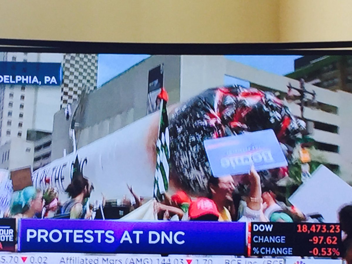 SilverbackMusic's tweet photo. #Bernin #FatSpliffs at the #DNC! #Bernie #ImWithStoopid #LegalizeIt #TheRevolutionWillNotBeTelevised https://t.co/qxiM6PcOme