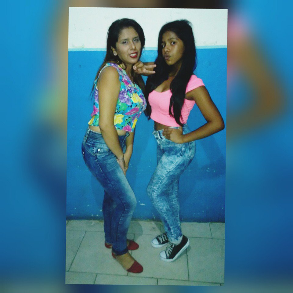 Marijo169's tweet photo. #Hermanaa<3 #Adorandola https://t.co/tDFnE2VasM