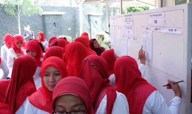 majalahbidan's tweet photo. Data Kemenpan : 840 Bidan/Dokter PTT Tidak Ikut Tes CPNS https://t.co/Od1PrX1tf0 https://t.co/569FytQnV3