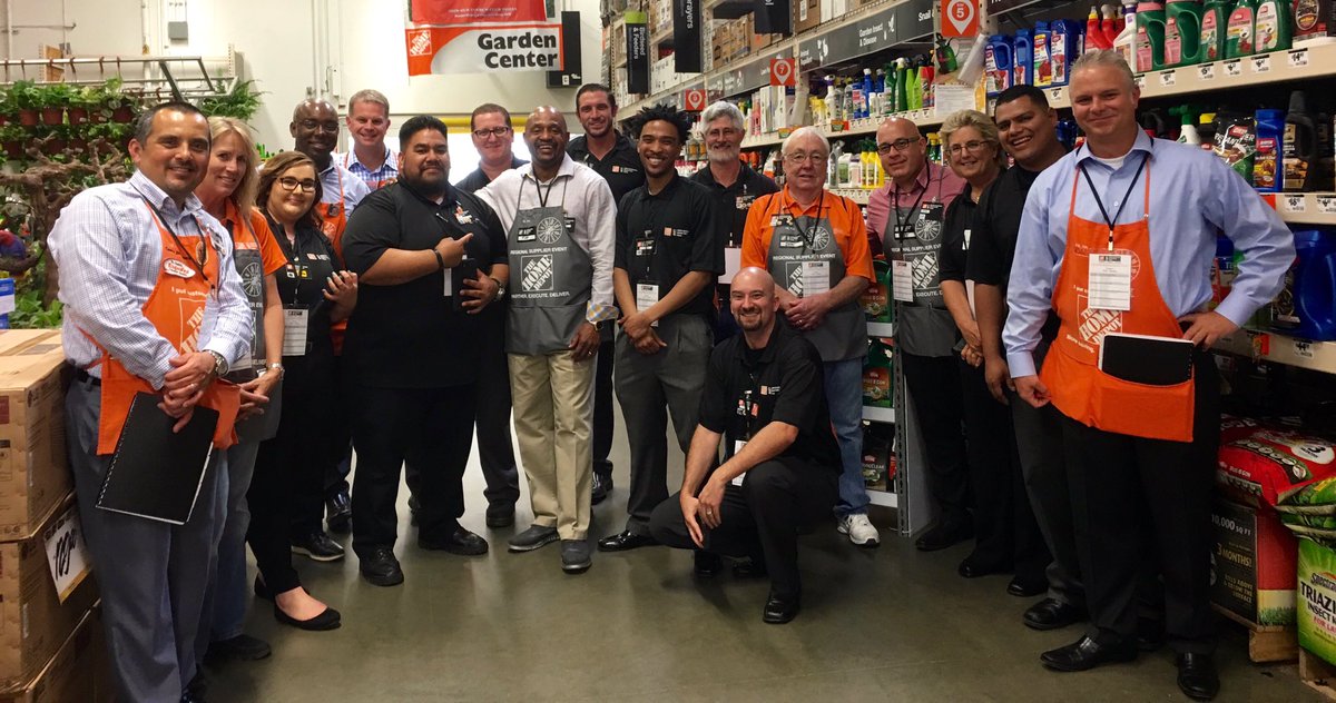 MET_0614's tweet photo. Oldie but goodie. 2016 MET Pac South Regional Supplier Event. #NFLRedskins #lol https://t.co/J1QZ2V8MBr