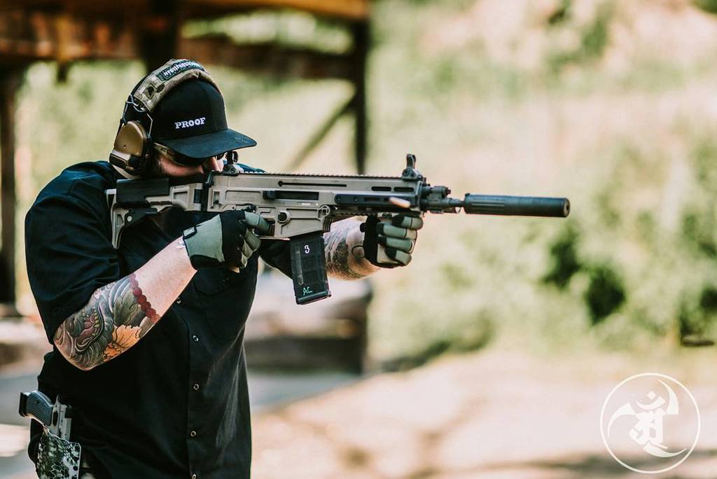 ANRDesignLLC's tweet photo. Quietly efficient. @czusafirearms FDE 805 Bren.
Companies tagged.
Photo shot by @cqm_group
#gunsdaily #weaponsda… https://t.co/oeFqFt9usM