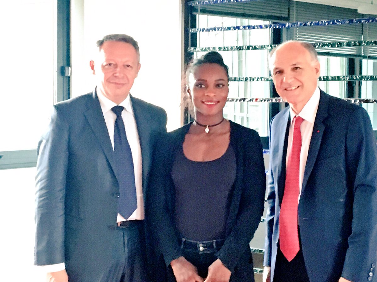 Merci <a href="/Th_Braillard/">Thierry Braillard</a> et <a href="/saintgobain/">Saint-Gobain</a> de m'accompagner dans mon projet sportif. J'ai eu un super accueil 😀