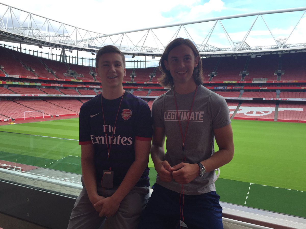 TylerBraunz's tweet photo. Astonishing to see Arsenal's stadium https://t.co/tH44xfnzPT