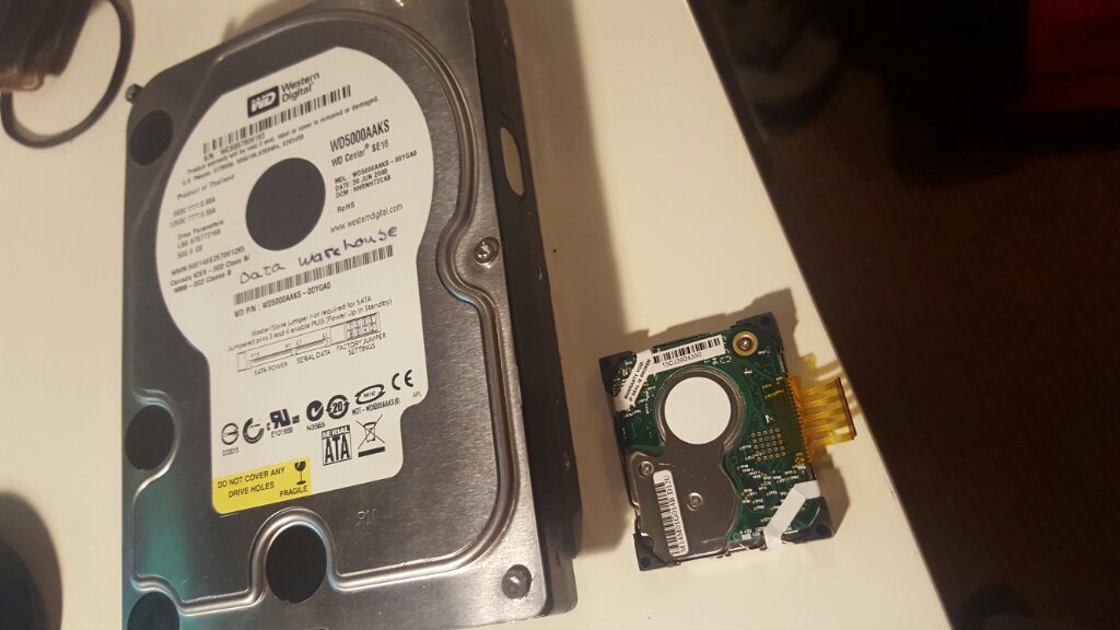 ruudvddries's tweet image. Look! It had a baby! #microdrive