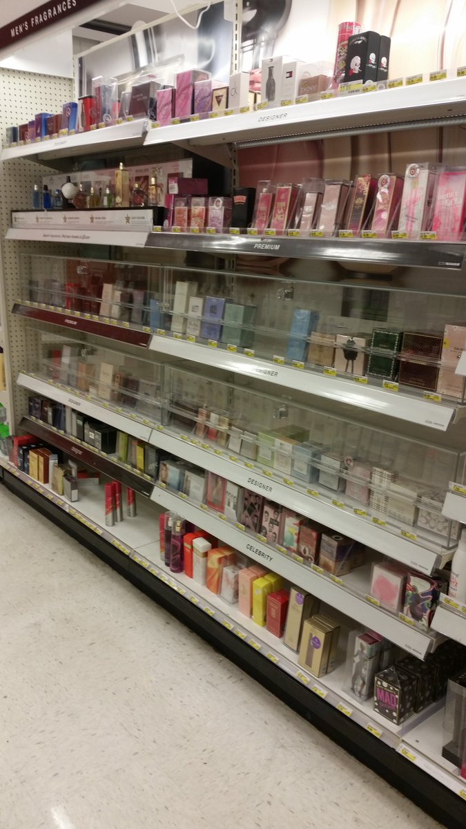 T95 Protecting merchandise .. fragrance lockups! @ddtorrez <a href="/RoxxieBr/">Roxanna Briseno</a> @DaveCrowtherAP