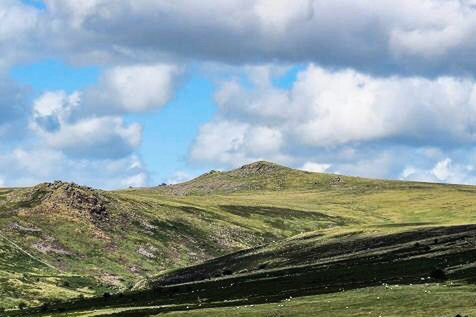 GoDartmoor's tweet image. Sometimes only #Dartmoor will do 😍 Ger and Hare Tor for day207 of our adventure ❣ #smile😊 #NationalParksWeek
