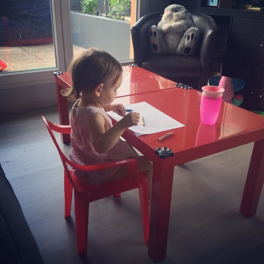 PetitsTrognons's tweet photo. Elle grandit si vite!
#monbebegrandit #dessin #latergram https://t.co/MAVbQP04bC https://t.co/nfHYxHSi81