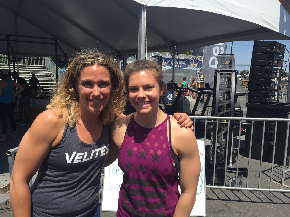 VelitesSport's tweet photo. Great moments at @CrossFitGames. Incredible athletes, competitive teams, worldwide boxes... This sport rocks! #cfg10 https://t.co/RHqRgTBUpS