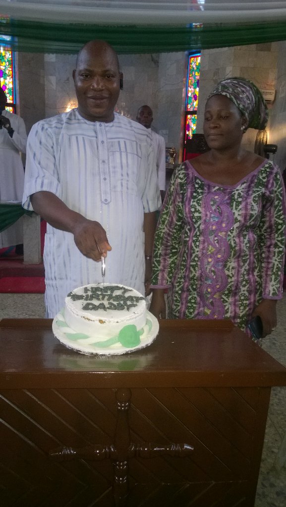AMCYFellowship's tweet photo. Dnt miss d 2nd day of #AYW,We wil b avin our Bible Study n we would b celebratin d Presbyter's Wed Anniversary.🎊🍔🍛🍹 https://t.co/wI1CKssN7u