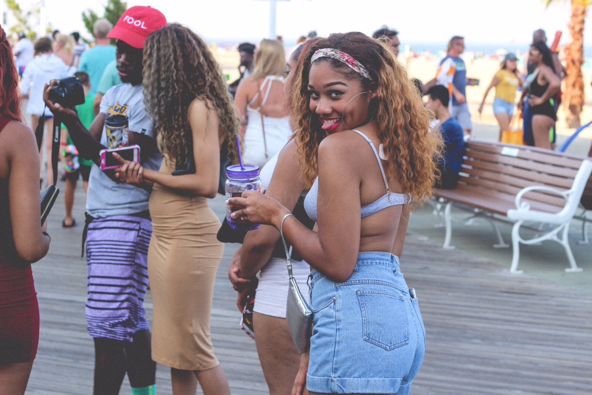 TheCampaign365's tweet photo. Tag If You Know Them #OceanCity #CollegeBeachWeek #DMV #GJWHF Shot By:@5hotby https://t.co/8mBp6qlPlX
