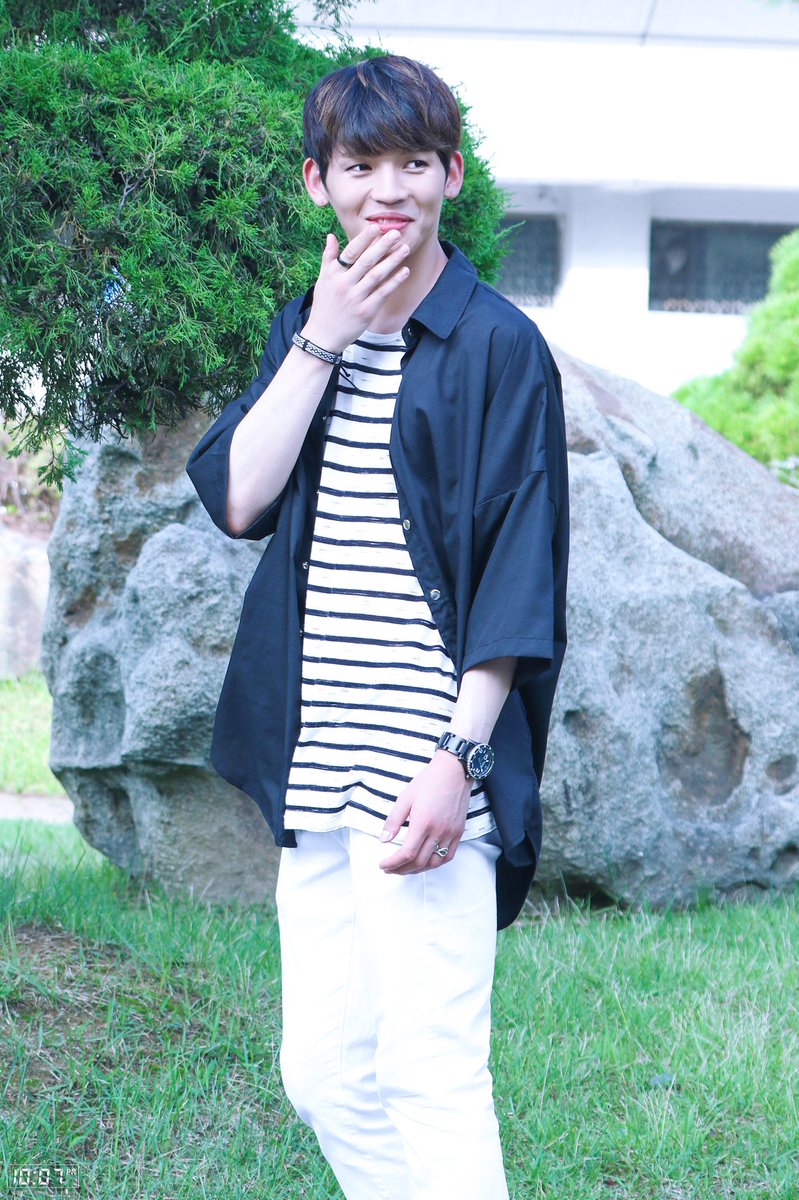 leaderarchive's tweet photo. cr. 10시7분 🌸

#KUHN #UP10TION #업텐션 #쿤 #노수일 https://t.co/Mp1Q3mivdA