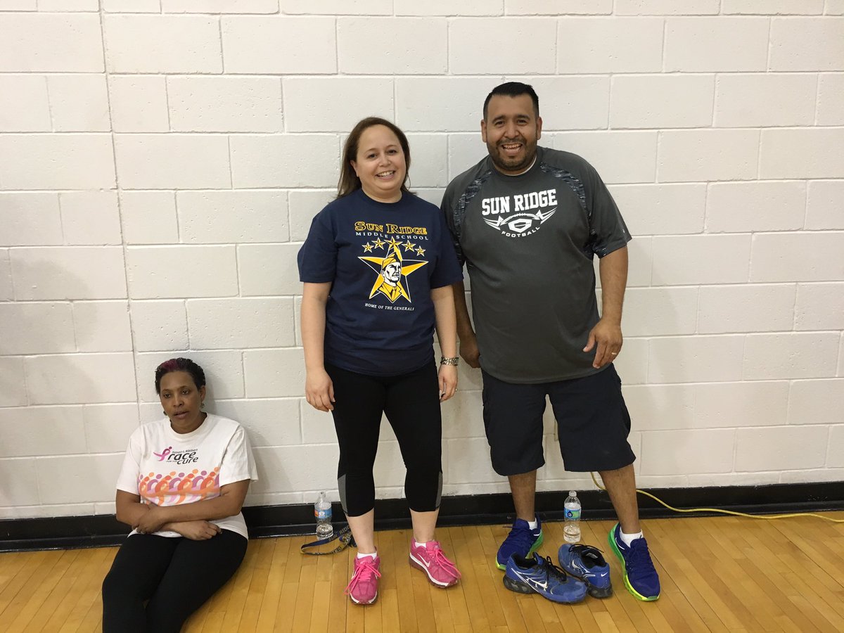 Escontrias_SA's tweet photo. Getting pumped up for the school year with team building activities.We are family at Sun Ridge! #TeamSISD https://t.co/0TCLlsjTJi