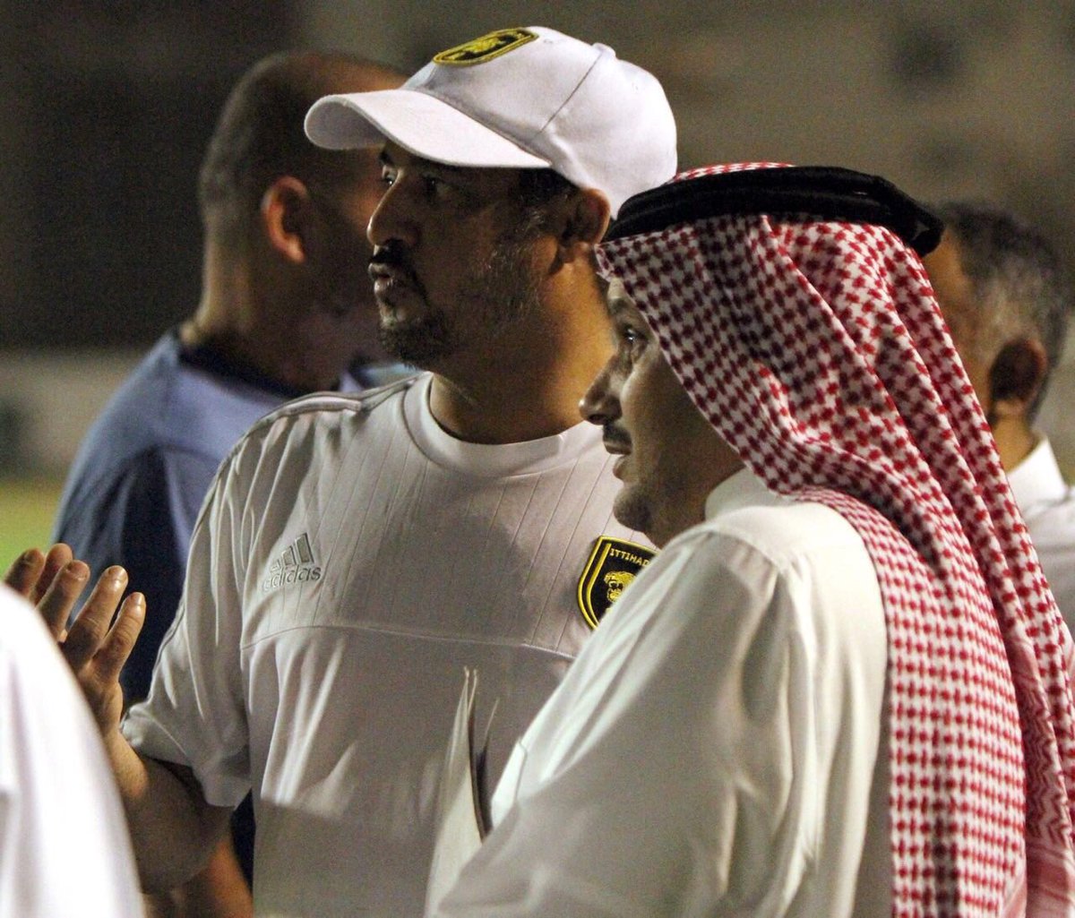 صور تدريبات فريق كرة القدم لدرجة الشباب