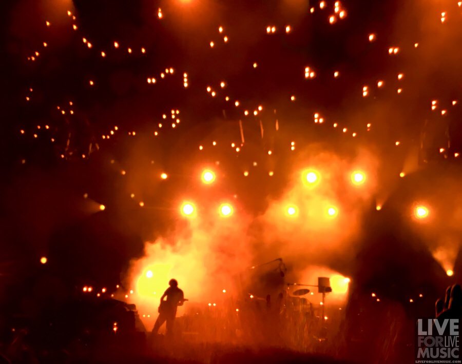 L4LM's tweet image. .@Chrisck5 lighting up #Phish in San Diego! 🔥 | 📷: Brandon Weil