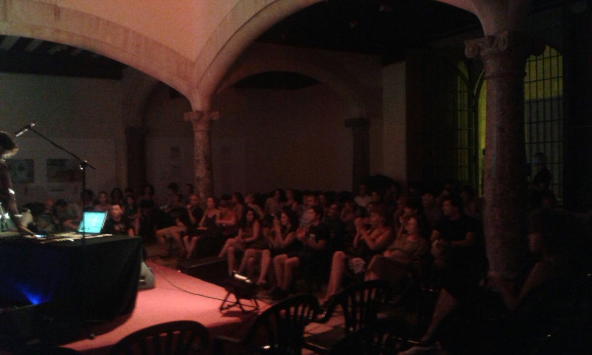 csolleric's tweet photo. Espectaculars els #CapdeTurc amb el seu #LlumdeLlull al #CasalSolleric! https://t.co/EIbNLhFNPa