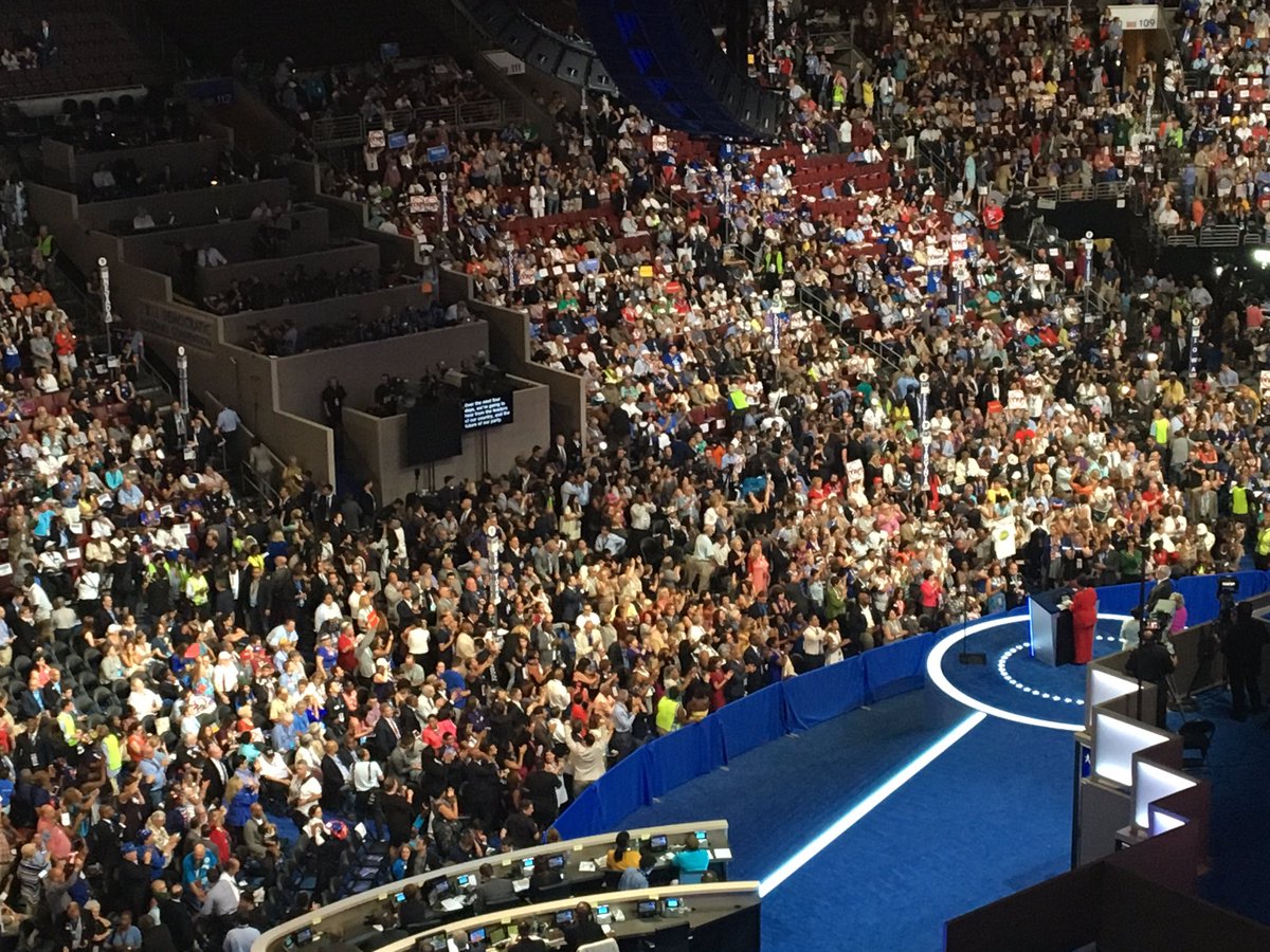 eiss758's tweet photo. #DemsInPhilly rise to their feet as @mlfudge addresses @DemConvention https://t.co/XqqWKiyXHB