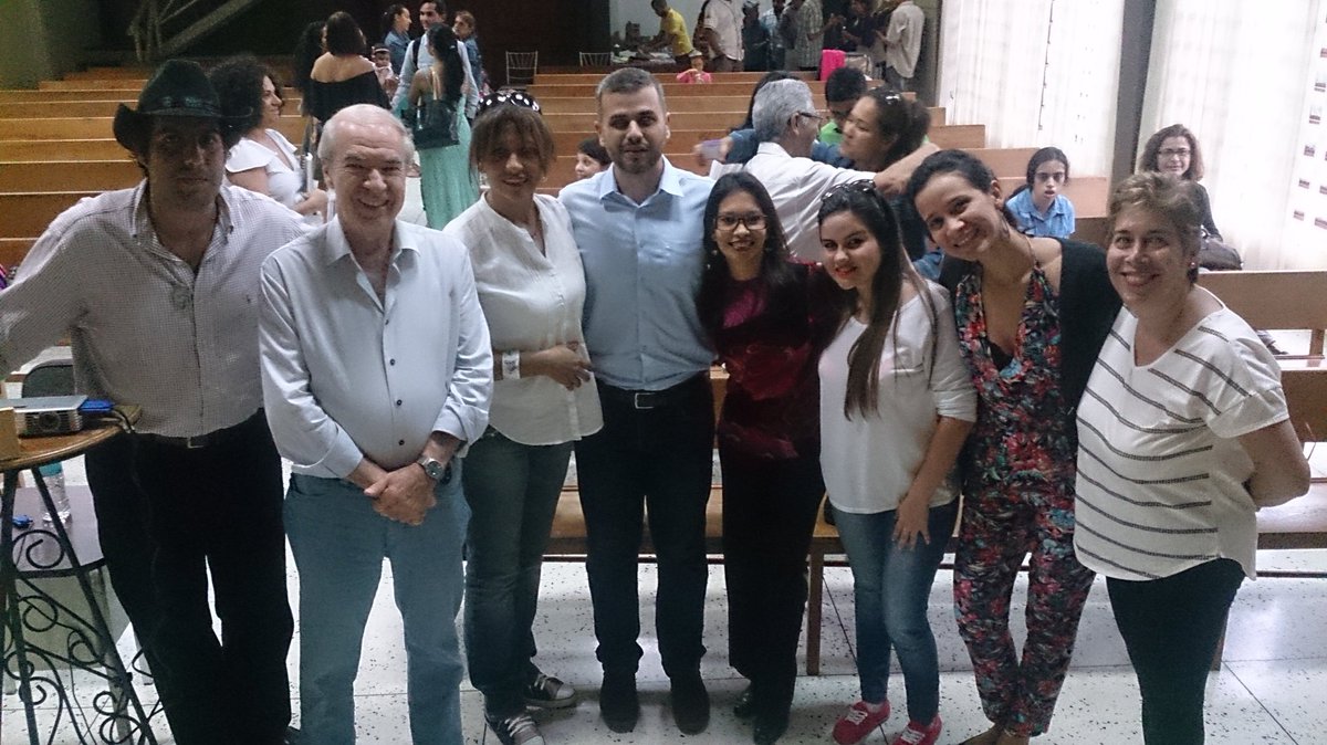emprendevento's tweet photo. Ponentes y emprendedores juntos. Excelente experiencia. Emprendiendo por Venezuela. @trafficVALENCIA https://t.co/N9X1SCsodi