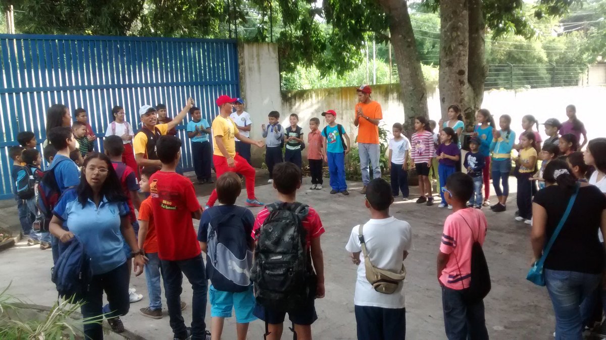 Hijos e hijas de nuestros trabajadores en el primer día del II Plan Vacacional <a href="/Sutrauney/">Trabajadores  UNEY</a> 2016