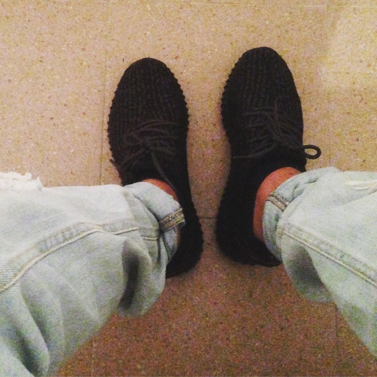 fantasiluca's tweet photo. #Yeezy https://t.co/K8kwlvJbWL