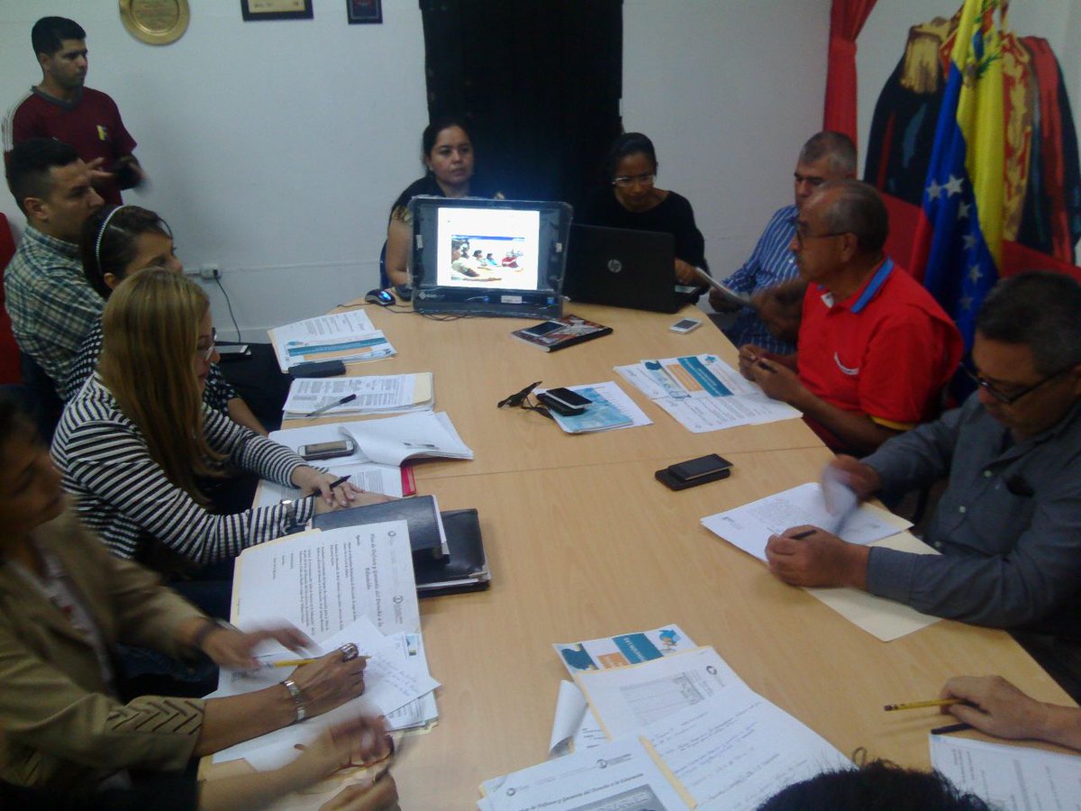 #EnMesaDeTrabajo Jefe ZET .<a href="/SilvaEleazarL/">Eleazar López Silva</a> sostiene Plan de Defensa y Garantía del Derecho a la Educación #Tachira