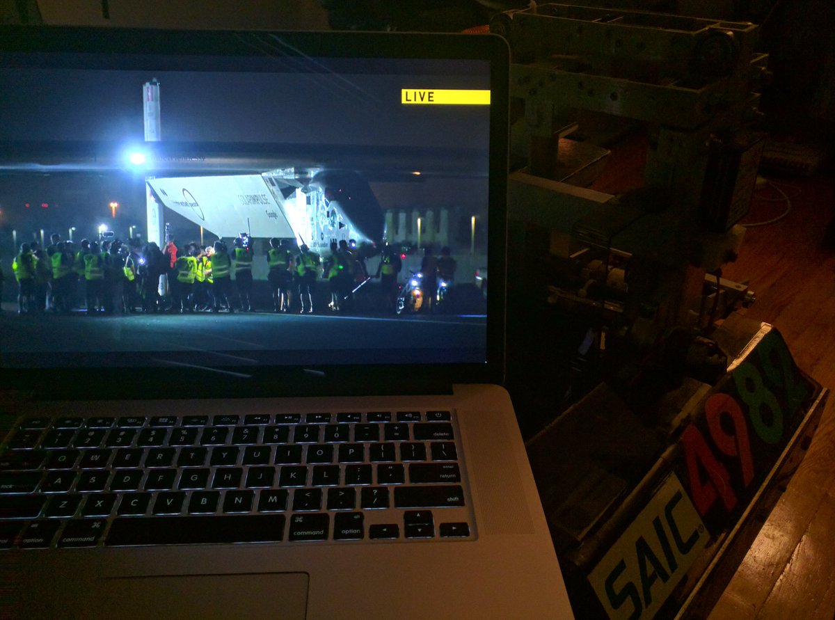 crahda's tweet photo. Congratulations @solarimpulse and @bertrandpiccard on the successful landing of #Si2 in #AbuDhabi!!!! #futureisclean https://t.co/E5Ar053s7N