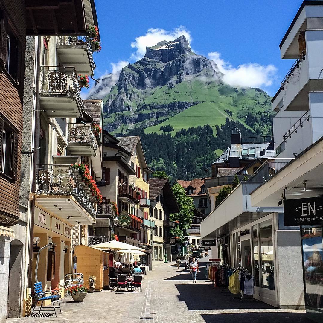 rybotics's tweet photo. Amazing street scenes in Endelberg, Switzerland. https://t.co/h0bDOgJgfy