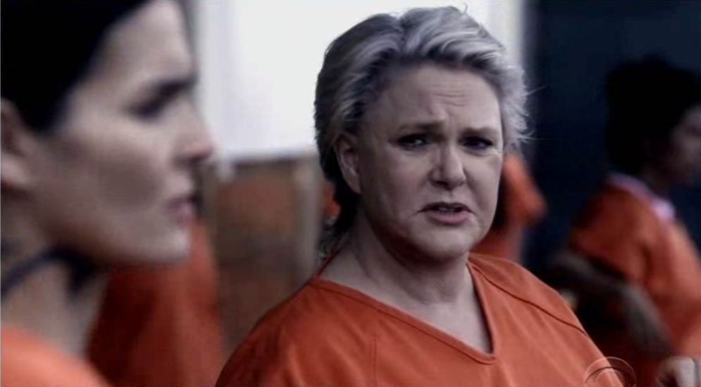 AURizzandIsles's tweet photo. Tonight #SharonGless guest stars on the 100th ep of #RizzoliandIsles directed by @Angie_Harmon https://t.co/f6hXZhJcsN