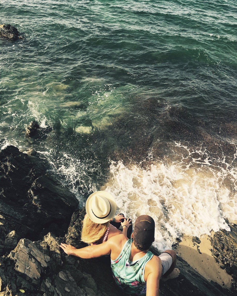flejitanks's tweet photo. The ocean is calling #WearTheTropics https://t.co/CyaznfzHMS